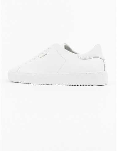 Sneakers "Clean 90" Blanches Axel Arigato Homme présentées de dos | Toulouse Soulery Sneakers "Clean 90" Blanches Axel Arigato Homme présentées de dos | Toulouse Soulery
