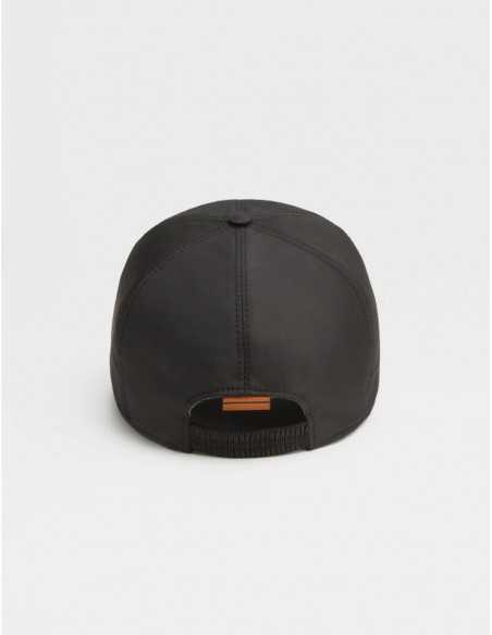 Casquette Zephyr En Tissu Technique Noire Zegna Homme présentée de dos | Toulouse