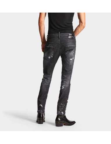 Jean Slim Skater Noir Délavé Dsquared2 Homme présenté porté de dos | Toulouse Soulery Jean Slim Skater Noir Délavé Dsquared2 Homme présenté porté de dos | Toulouse Soulery