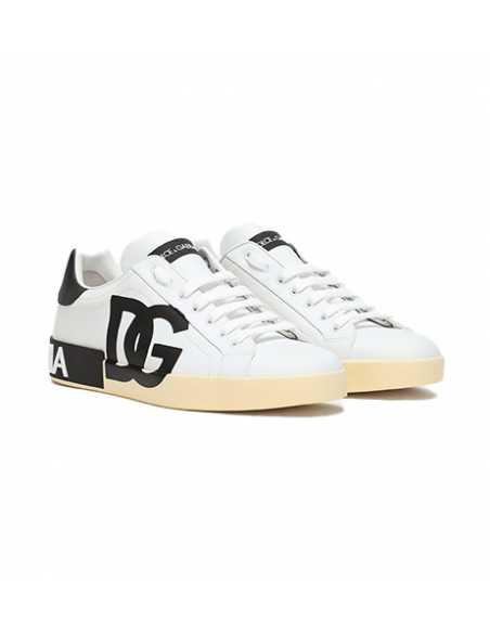 Sneakers Portofino en Cuir de Veau Nappa à Logo DG Imprimé Blanches Homme Dolce & Gabbana présenté de 3/4 | Soulery Toulouse