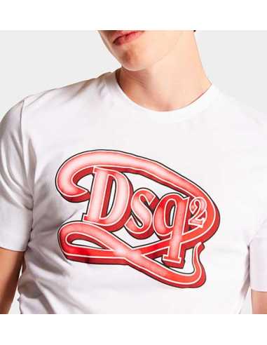 T-shirt DSQ2 Regular Fit Blanc et Rouge Dsquared2 Homme présenté porté zoom de face| Toulouse Soulery T-shirt DSQ2 Regular Fit Blanc et Rouge Dsquared2 Homme présenté porté zoom de face| Toulouse Soulery
