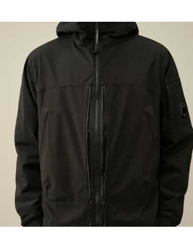 Veste Shell-R À Capuche Noire C.P Company Homme présentée portée zoom de face | Toulouse Soulery Veste Shell-R À Capuche Noire C.P Company Homme présentée portée zoom de face | Toulouse Soulery