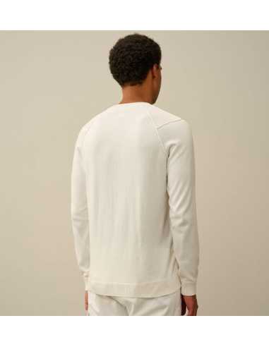 Pull Tricoté Sea Island Blanc C.P Company Homme présenté porté de dos | Toulouse Soulery Pull Tricoté Sea Island Blanc C.P Company Homme présenté porté de dos | Toulouse Soulery