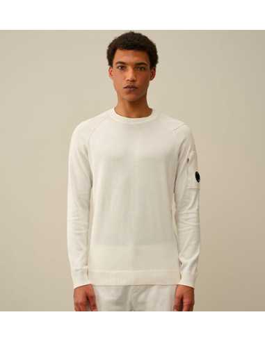 Pull Tricoté Sea Island Blanc C.P Company Homme présenté porté de face | Toulouse Soulery Pull Tricoté Sea Island Blanc C.P Company Homme présenté porté de face | Toulouse Soulery