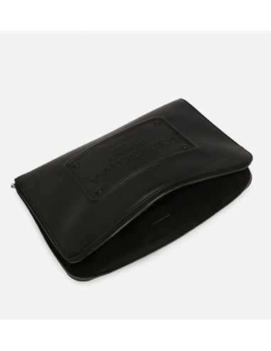 Grande Pochette En Cuir De Veau À Logo En Relief Noire Dolce & Gabbana présentée de dessus | Toulouse Soulery Grande Pochette En Cuir De Veau À Logo En Relief Noire Dolce & Gabbana présentée de dessus | Toulouse Soulery