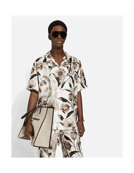 Chemise Hawaïenne En Soie Beige Imprimé Tulipes D&G présentée portée de face | Toulouse Soulery