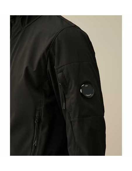 Veste Patch CP Shell-R Noire C.P Company Homme zoom sur le logo | Toulouse Soulery