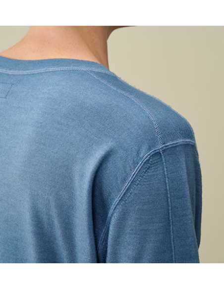 Pull Col Rond En Laine Mérinos Bleu C.P Company Homme zoom sur la couture | Toulouse Soulery