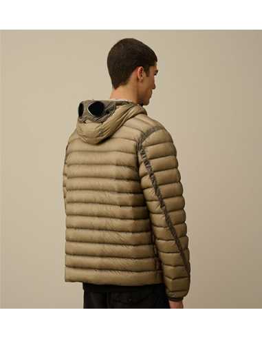 D.D. Shell Goggle Down Jacket C.P Company Homme présenté porté de dos| Toulouse Soulery D.D. Shell Goggle Down Jacket C.P Company Homme présenté porté de dos| Toulouse Soulery