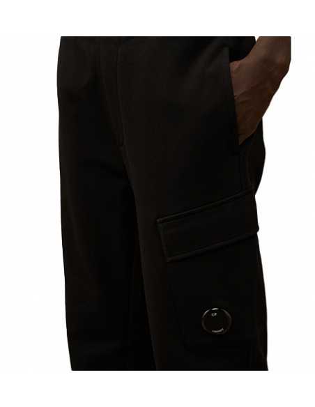 Cargo Sweatpants Noir CP Company Homme, zoom sur le logo| Toulouse Soulery