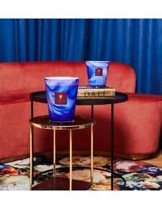 Bougie Parfumée Atlas Majorelle en verre bleu et cire prune présenté de face |Toulouse Soulery 2
