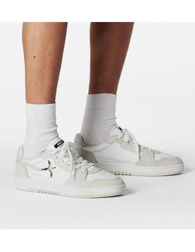 Dice Lo Bee Bird Sneaker Blanc et Écru Axel Arigato présenté porté| Toulouse Soulery