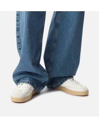 Sneakers Dice T-Toe Blanc Gum pour Homme Axel Arigato présenté porté| Toulouse Soulery Sneakers Dice T-Toe Blanc Gum pour Homme Axel Arigato présenté porté| Toulouse Soulery