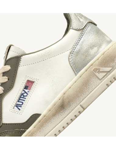 Baskets Medalist Low Super Vintage Whisper Blanc Vert & Silver Autry pour Homme présenté avec les détails| Toulouse Soulery