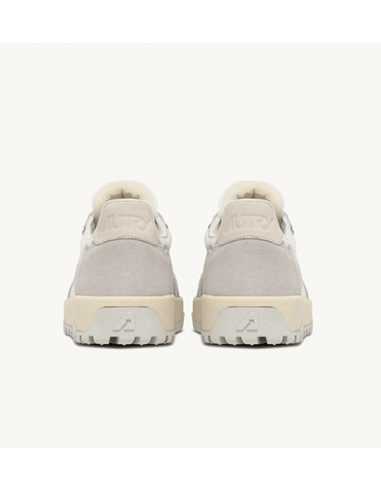 Baskets Wildpace Low En Tissu Et Daim Blanc Et Marshmallow Autry pour Homme présenté de dos| Toulouse Soulery