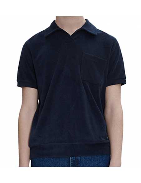 Polo Agustino Bleu Marine Foncé A.P.C. Homme, présenté porté de face| Soulery