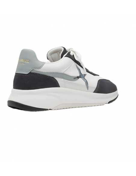 Sneakers Genesis Neo Bird Runner Blanc & Noir Axel Arigato présentées de dos | Soulery