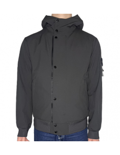 Veste 4100090 Noire Stone Island, zoom sur le logo｜Soulery Toulouse 2