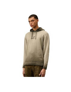 Sweat À Capuche En Coton Chenille Gris CP Company présenté porté de face | Soulery Toulouse