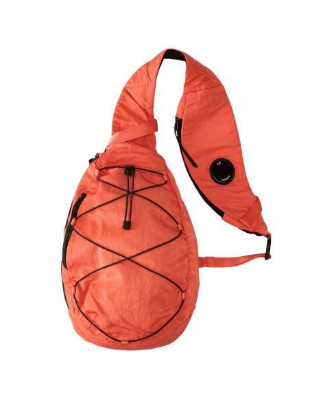 Crossbody Rucksack Poinciana C.P. Company présenté de face｜Soulery Toulouse