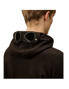 Diagonal Raised Fleece Goggle Sweatshirt Noir Cp Company présenté porté de face｜Soulery Toulouse 2