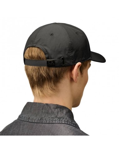 Casquette Chrome-R Logo Noire C.P. Company présentée de dos portée｜Soulery Toulouse