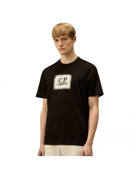 Tee-Shirt Jersey Logo Label Black C.P. Company présenté de face porté｜Soulery Toulouse