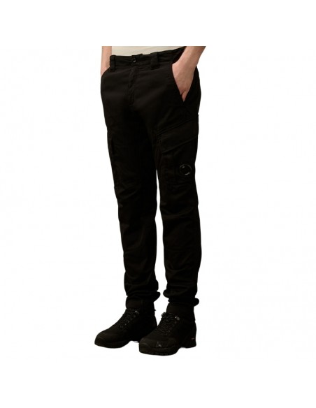 Pantalon Cargo Stretch Sateen Black C.P. Company présenté de face porté｜Soulery Toulouse