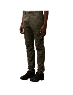 Pantalon Cargo Stretch Sateen Smoked Pearl C.P. Company présenté de face porté｜Soulery Toulouse