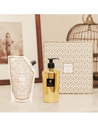 Coffret Cadeau Women In Gold Baobab Collection présenté porté de face | Soulery Toulouse