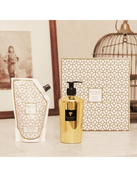 Coffret Cadeau Women In Gold Baobab Collection présenté porté de face | Soulery Toulouse
