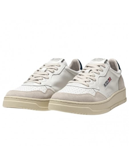 Baskets Medalist Low Blanc Et Bleu Marine Autry présentées de face｜Soulery Toulouse