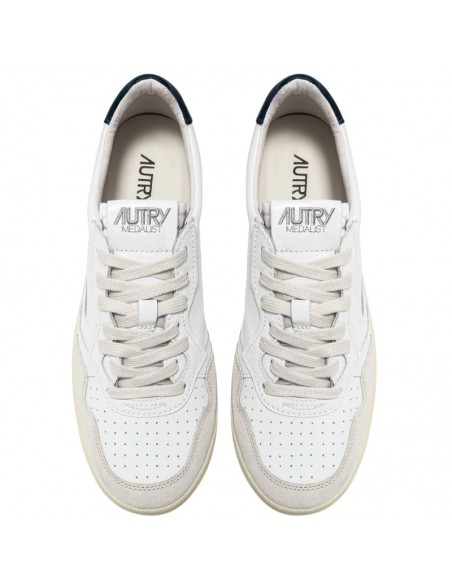 Baskets Medalist Low Blanc Et Bleu Marine Autry présentées de haut｜Soulery Toulouse