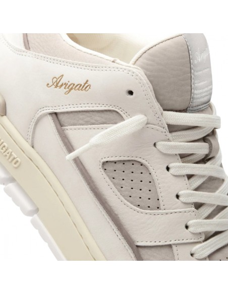 Sneaker Area Lo Tape & Off White Axel Arigato zoom sur le logo ｜Soulery Toulouse
