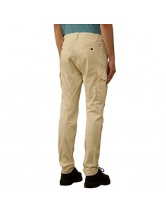 Pantalon Cargo Ergonomique En Satin Extensible Beige C.P. Company, présenté porté de face｜Magasin Homme Toulouse 2