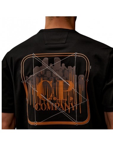 T-shirt Graphique Jersey De La Série Metropolis Noir C.P. Company, présenté porté de dos ｜Boutique Homme Toulouse