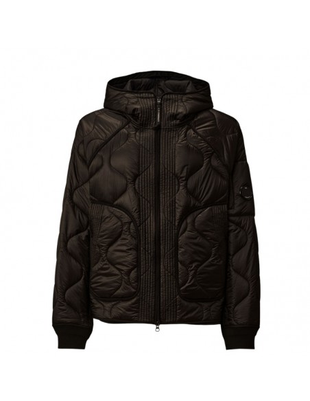 Veste Matelassée À Capuche Avec Doublure Noire C.P. Company présentée de face｜Boutique Homme Toulouse