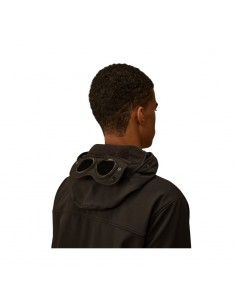 Veste de Protection CP Shell-R Noir C.P. Company présentée portée de face｜Boutique Homme Toulouse 2