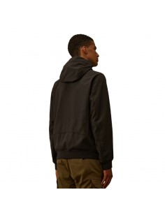 Veste à Capuche CP Shell-R Noir C.P. Company présentée portée de face｜Magasin Homme Toulouse 2
