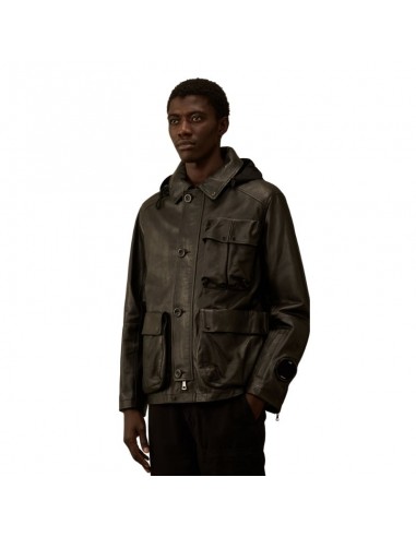 Veste en Cuir Mille Noire C.P. Company présentée portée de face|Magasin Homme Toulouse Veste en Cuir Mille Noire C.P. Company présentée portée de face|Magasin Homme Toulouse
