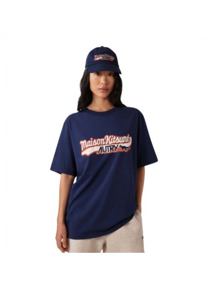 Tee Shirt Avec Logo Autry 'Maison Kitsuné' Unisex Autry présenté porté de face par une femme｜Boutique Homme Toulouse