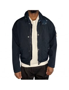 Blouson Light Compact Touch Poly-TC Navy Homme Stone Island présenté porté de face｜Boutique Homme Toulouse