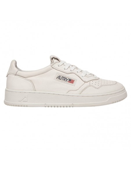 Sneaker Medalist Low White Homme Autry présentée portée de face｜Magasin Homme Toulouse
