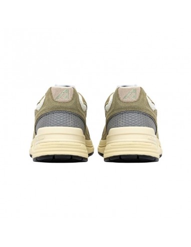 Sneaker Hyperway Low Silver Gris Homme Autry présentée portée de dos｜Magasin Homme Toulouse