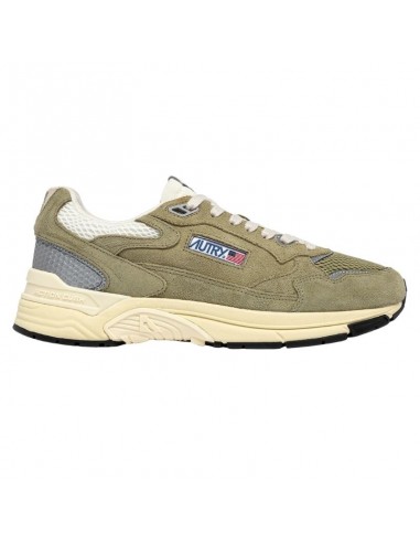 Sneaker Hyperway Low Silver Gris Homme Autry présentée portée de face｜Magasin Homme Toulouse