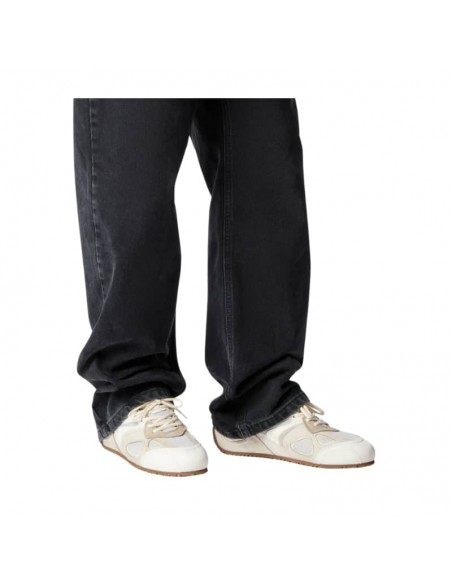 Sneaker Slw Runner Off White/Gum Homme Axel Arigato présentée portée de face｜Magasin Homme Toulouse