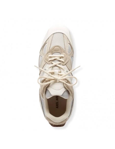 Sneaker Slw Runner Off White/Gum Homme Axel Arigato présentée portée de haut｜Magasin Homme Toulouse