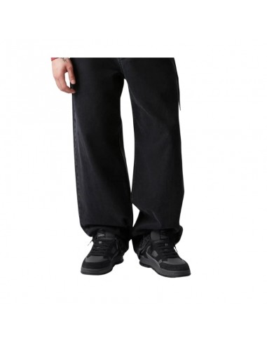 Sneaker Area Lo Fluffy Noire Homme Axel Arigato présentée portée de face｜Magasin Homme Toulouse