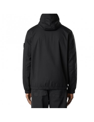 Veste Déperlante À Capuche Noire Homme Stone Island présenté porté de dos｜Boutique Homme Toulouse