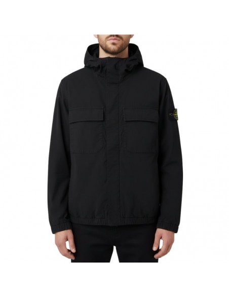 Veste Déperlante À Capuche Noire Homme Stone Island présenté porté de face｜Boutique Homme Toulouse